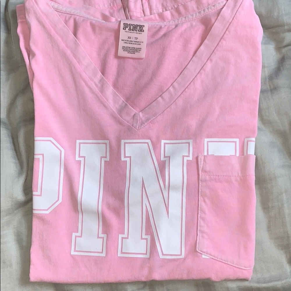 VS PINK v-neck t-shirt cut big